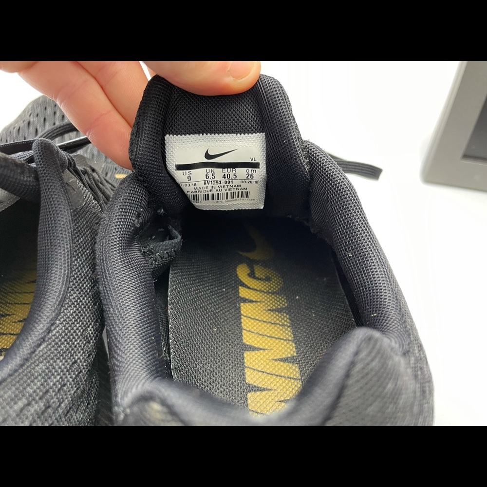 Nike Women’s Zoom Winflo 5 BV1253-001 Black Gold Running Shoes Lace Up Size 9 - Picture 8 of 8